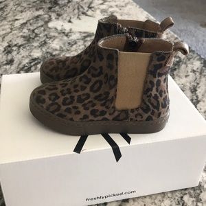 Freshly Picked Chelsea Boot Sneaker- size 7
